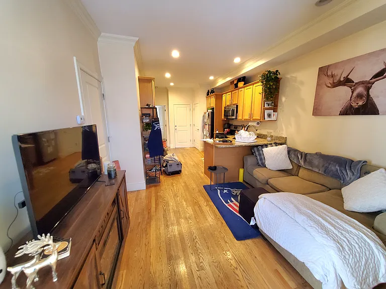 25 Lothrop St — Photo 5