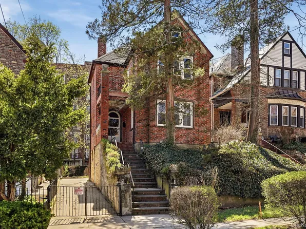 232 W 259th Street, Bronx, NY 10471