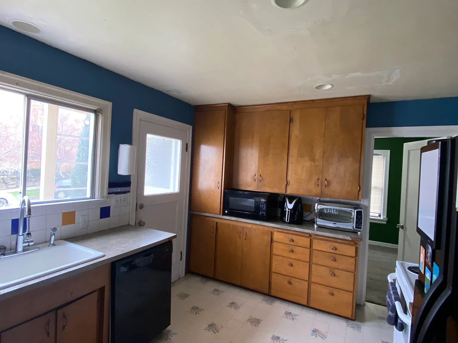 5 bed, 2160 sqft, $675 — Photo 4