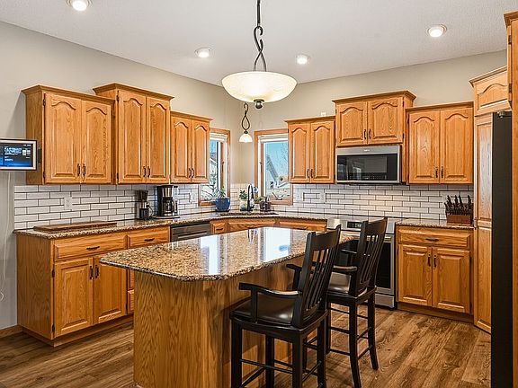 4th image of 3200 Barracuda Dr