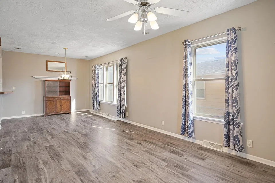 4 bed, 1440 sqft, $2,650 — Photo 2