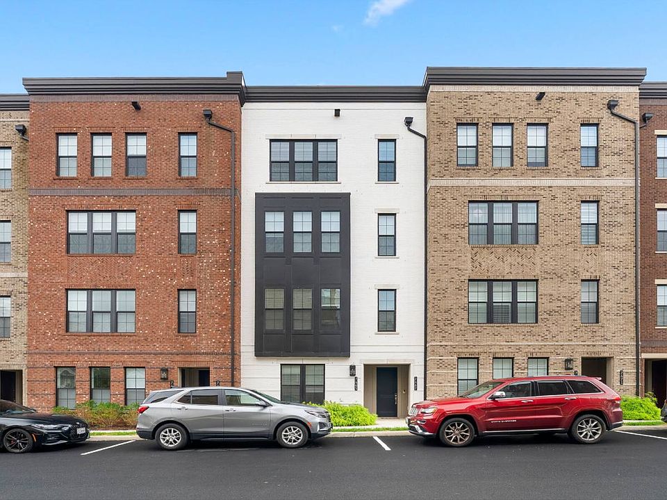1st image of 7465 Backett Wood Ter Unit 1215