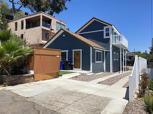 3022 Voltaire St Photo 1