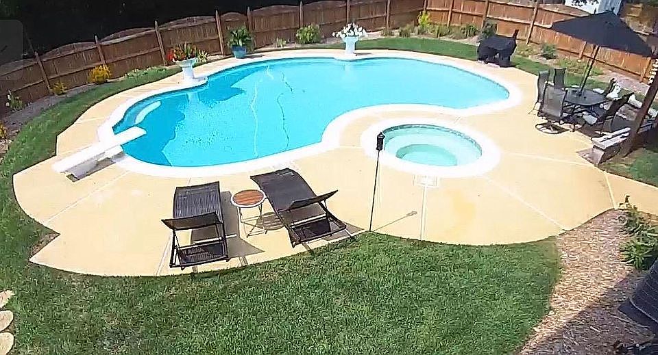 2nd image of 14216 Roland Ct