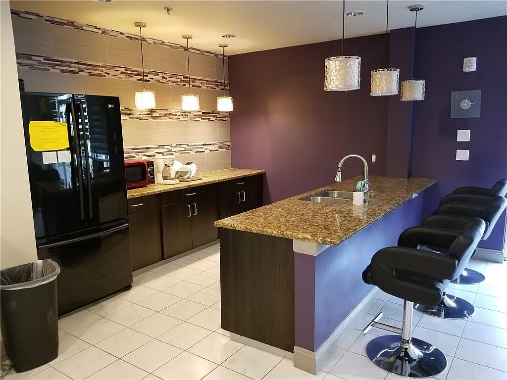 2 bed, 1350 sqft, $1,950 — Photo 3