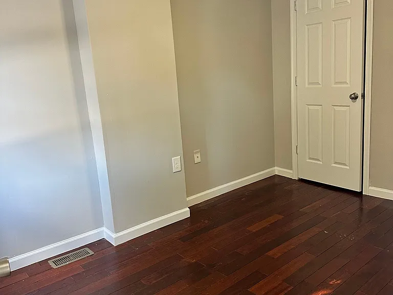 1610 W Stiles St #2 — Photo 7