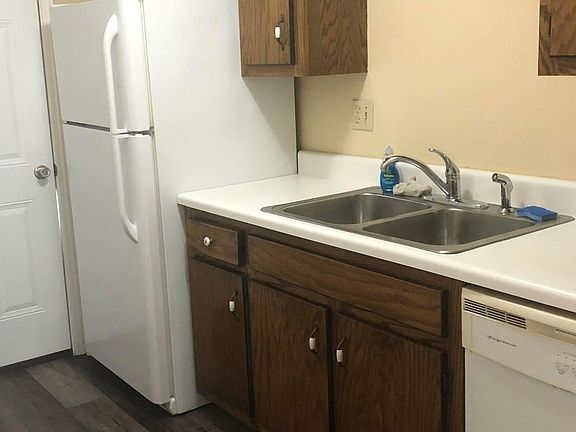 4th image of 125-127 Ivie Cir