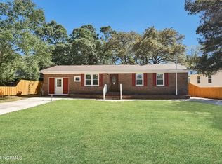 409 Stuart Ave, Southport, NC 28461