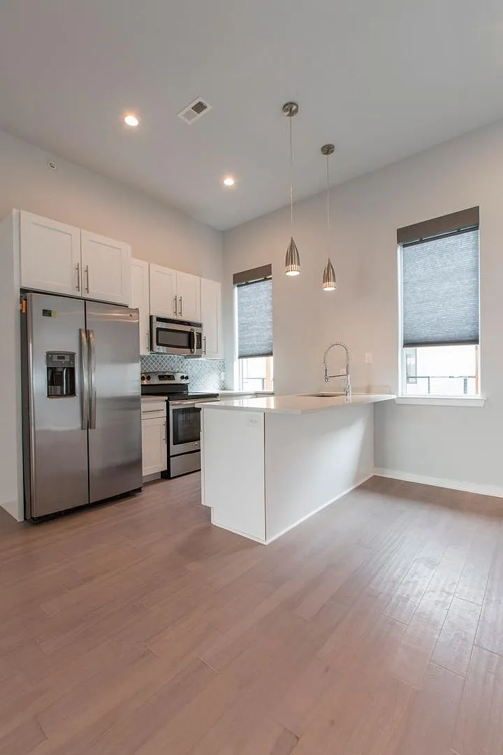 4304 Cresson St — Photo 2