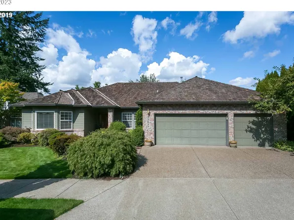 11415 SE Highland Loop, Clackamas, OR 97015
