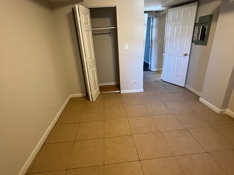 5003 S Prairie Ave #G — Photo 7