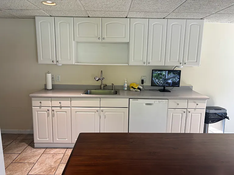 275 Evergreen Ave #B — Photo 16