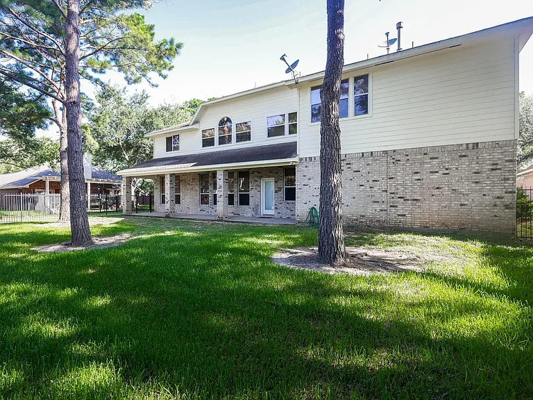 24319 Bay Hill Blvd — Photo 22