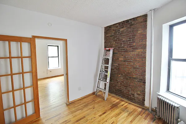 Rented by Julianna Realty Corp | media 25