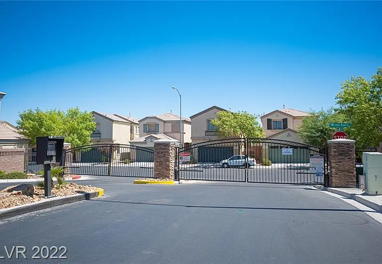 7554 Holiday Hills St — Photo 2