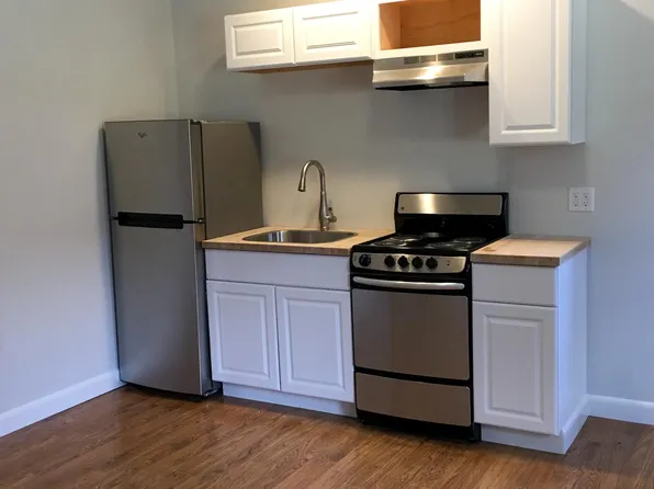 475 East St, Lee, MA 01238
