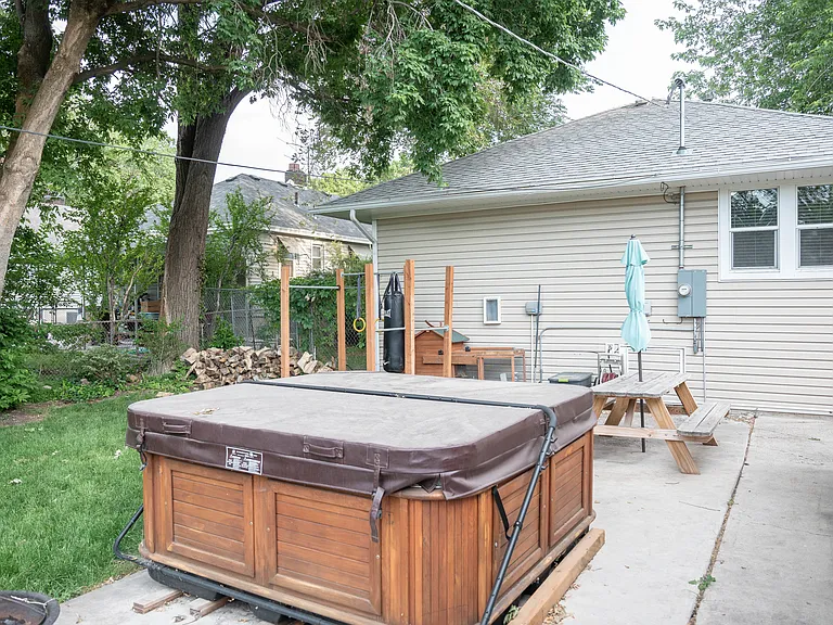 749 E Stratford Ave — Photo 11