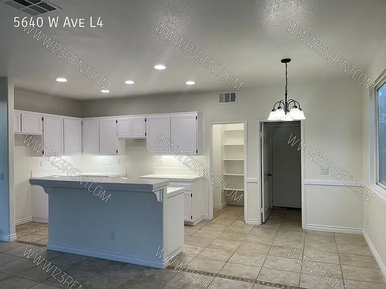 5640 W Avenue L4 — Photo 6
