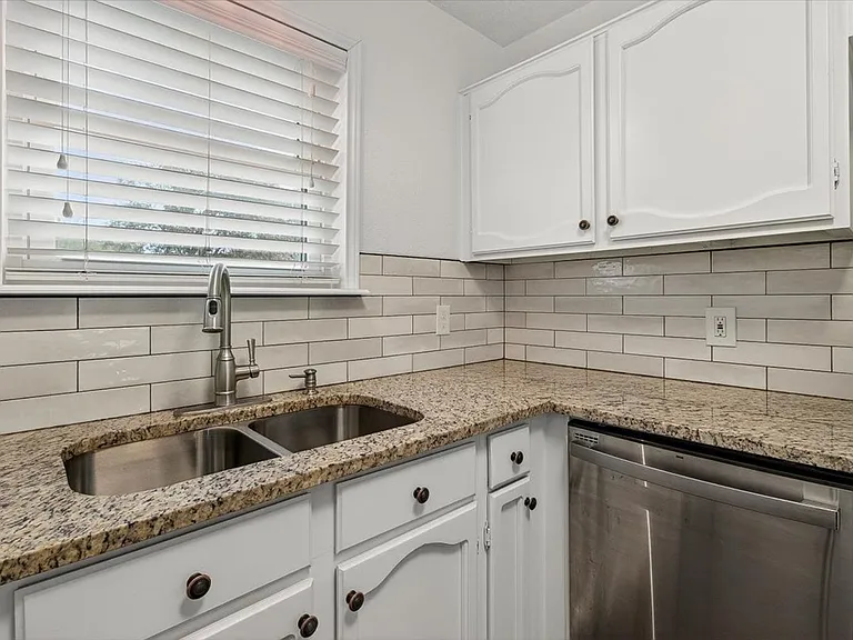 4026 Northwood Dr — Photo 10
