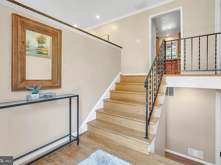 7515 Cayuga Ave — Photo 7