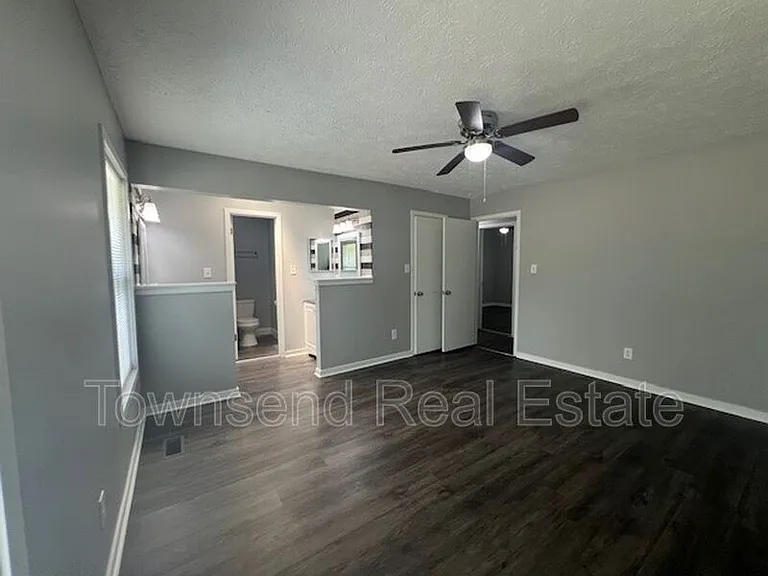 5831 Waters Edge Dr — Photo 10