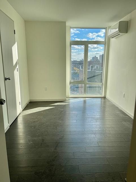 1st image of 14438 35th Ave APT 8C
