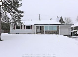 186 Balmoral Pl, Ottawa, ON K1H5E5