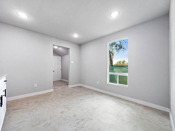 4th image of 1606 W Wildwood Dr #B
