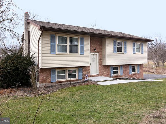 3rd image of 25 N Fisher St