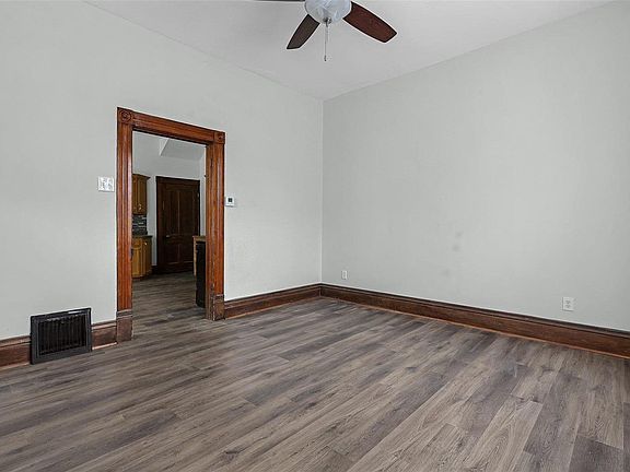 4th image of 4221 Iowa Ave