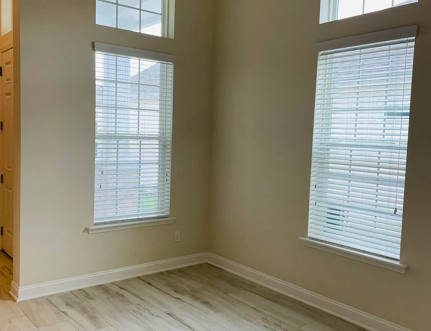 3 bed, 2.0 bath, 1812 sqft, $3,400 — Photo 2