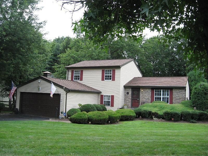 1st image of 16 Churchill Ln