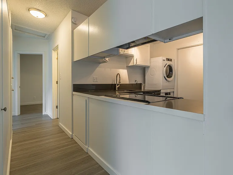 Bel Aire Court | Hallway