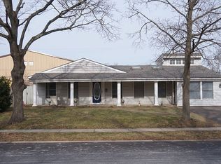 214 Farmbrook Dr, Levittown, PA