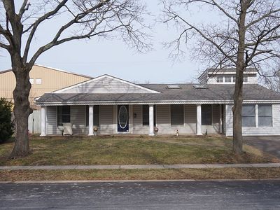 214 Farmbrook Dr, Levittown, PA, 19055