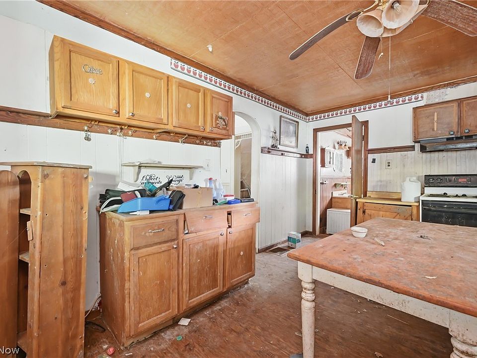 13th image of 341 Canton St