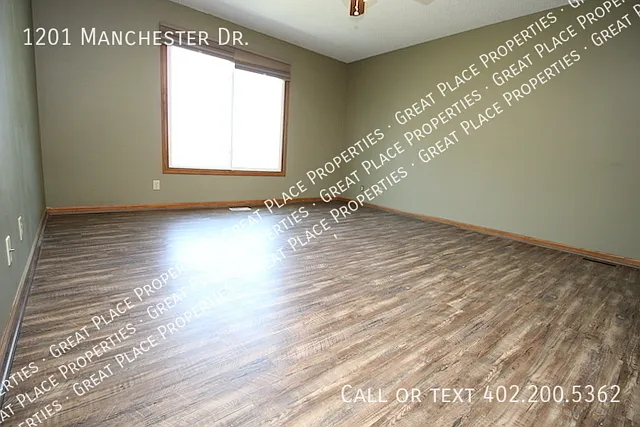 1201 Manchester Dr — Photo 25