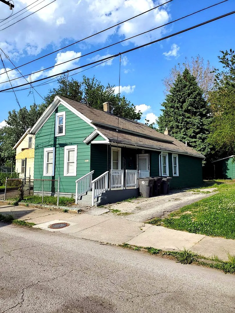 2-Bedroom Unit Available At Nursery Ave — Photo 1