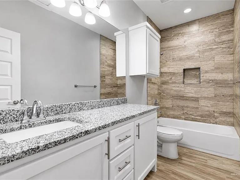 810 N Blair Ave — Photo 4