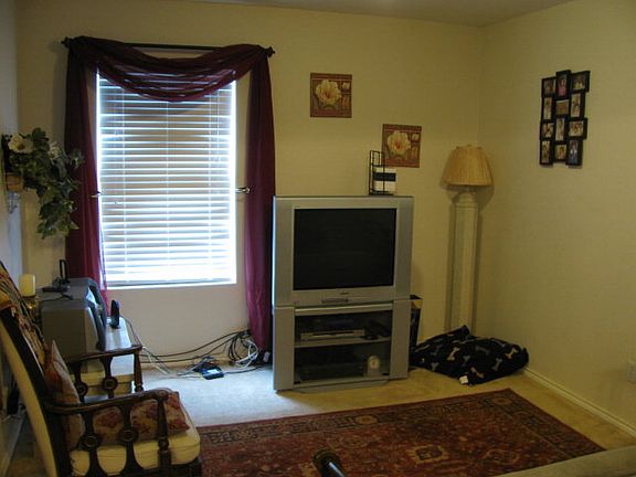 4th image of 2846 Seville Blvd
