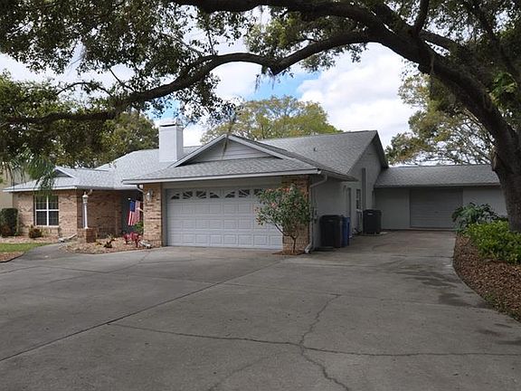 5th image of 19302 Eastbrook Dr