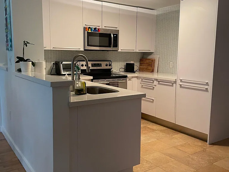 3339 Virginia St — Photo 4