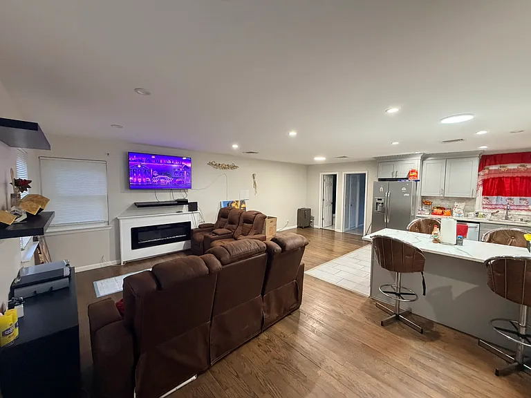 10 Dunstan Dr — Photo 2