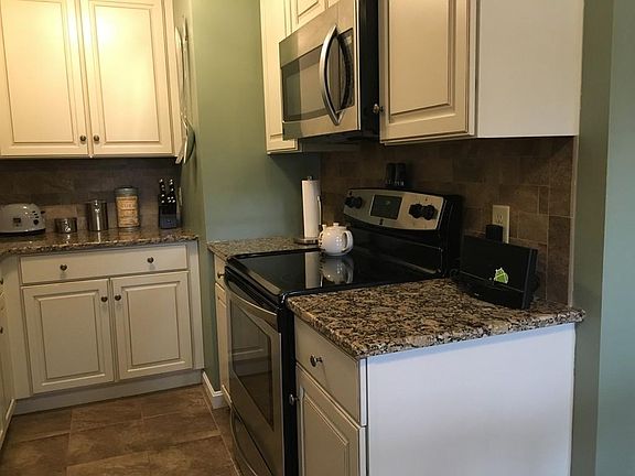 5th image of 639 Twin Lakes Dr #639