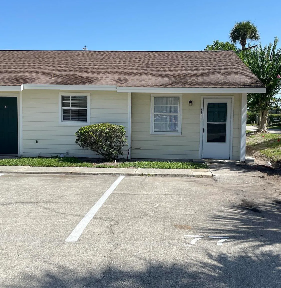 2 bed, 1.0 bath, $1,400 — Photo 1