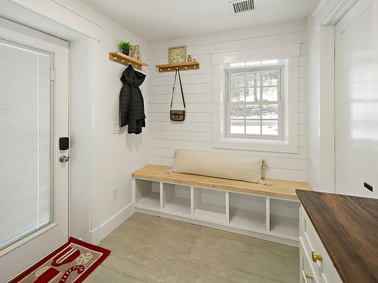 355 Maynard Rd — Photo 2
