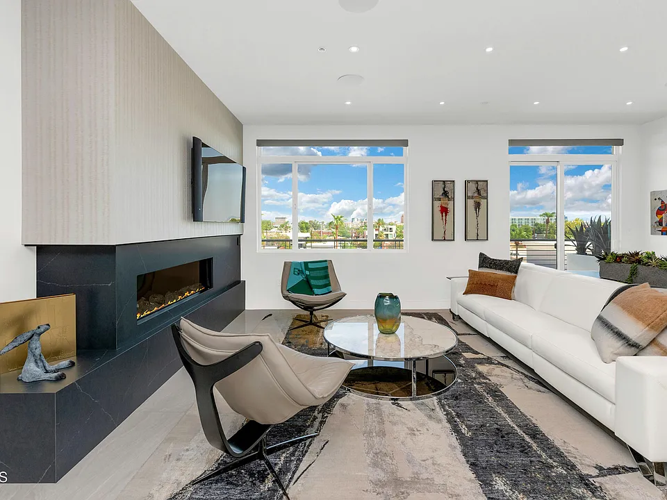 3801 N Goldwater Blvd #402