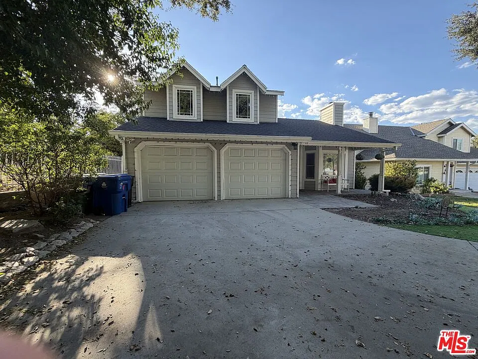 3 bed, 3.0 bath, 1586 sqft, $4,500 — Photo 2