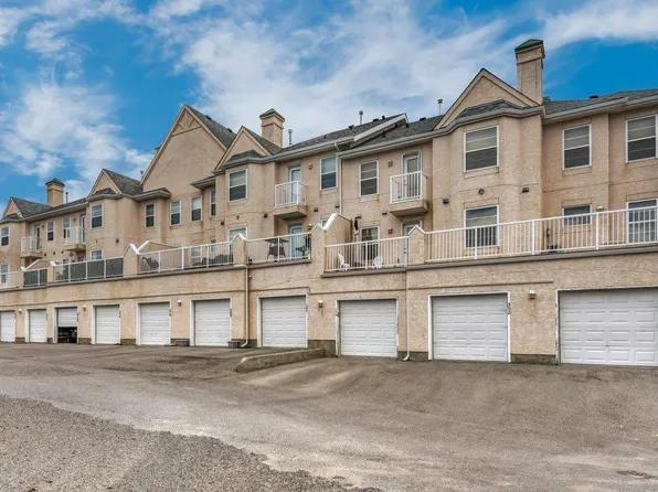 50 SE Westland Rd #300, Okotoks, AB T1S 2G4
