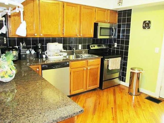 4th image of 3612 Park St N